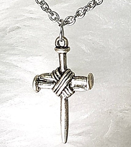 NECKLACE - 'THE GOOD SHEPHERD' PEWTER NAIL CROSS PENDANT+S/S CHAIN FP10A (JOHN 10:11)